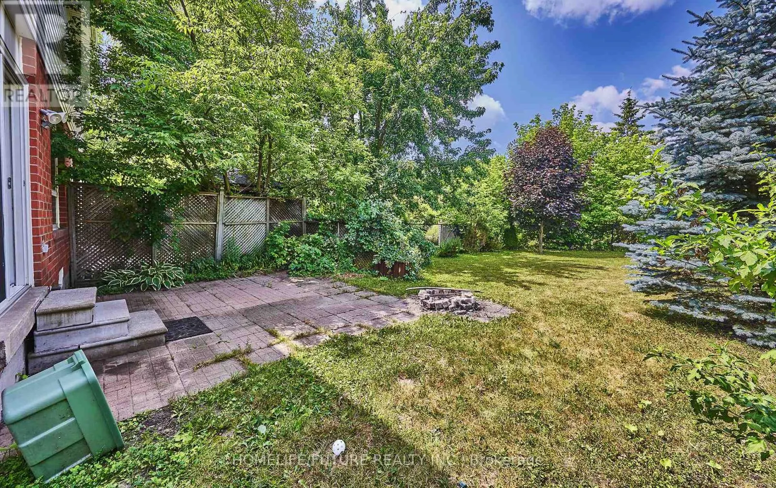 6 PICKETT CRESCENT