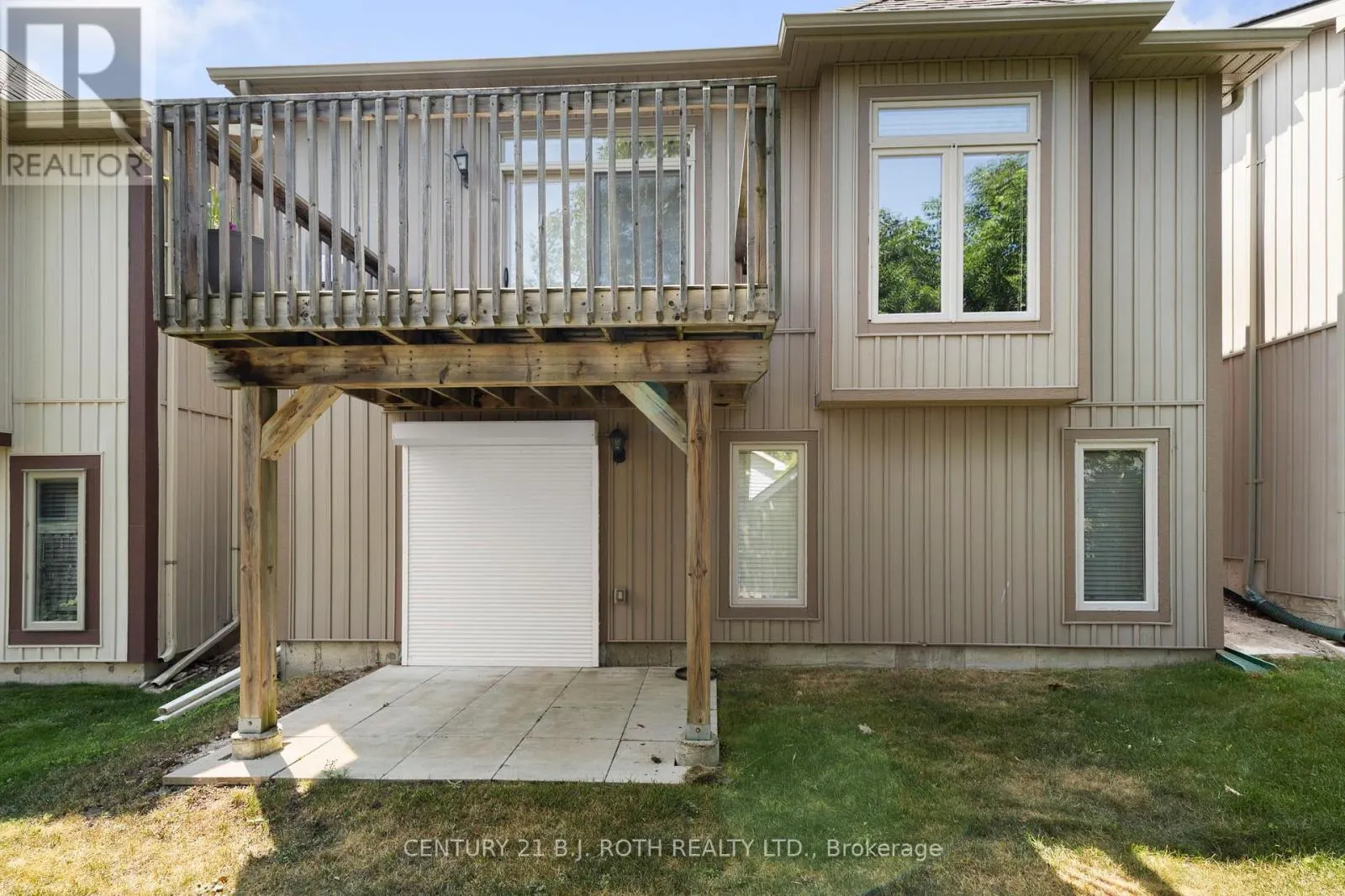 8 CANTERBURY CIRCLE