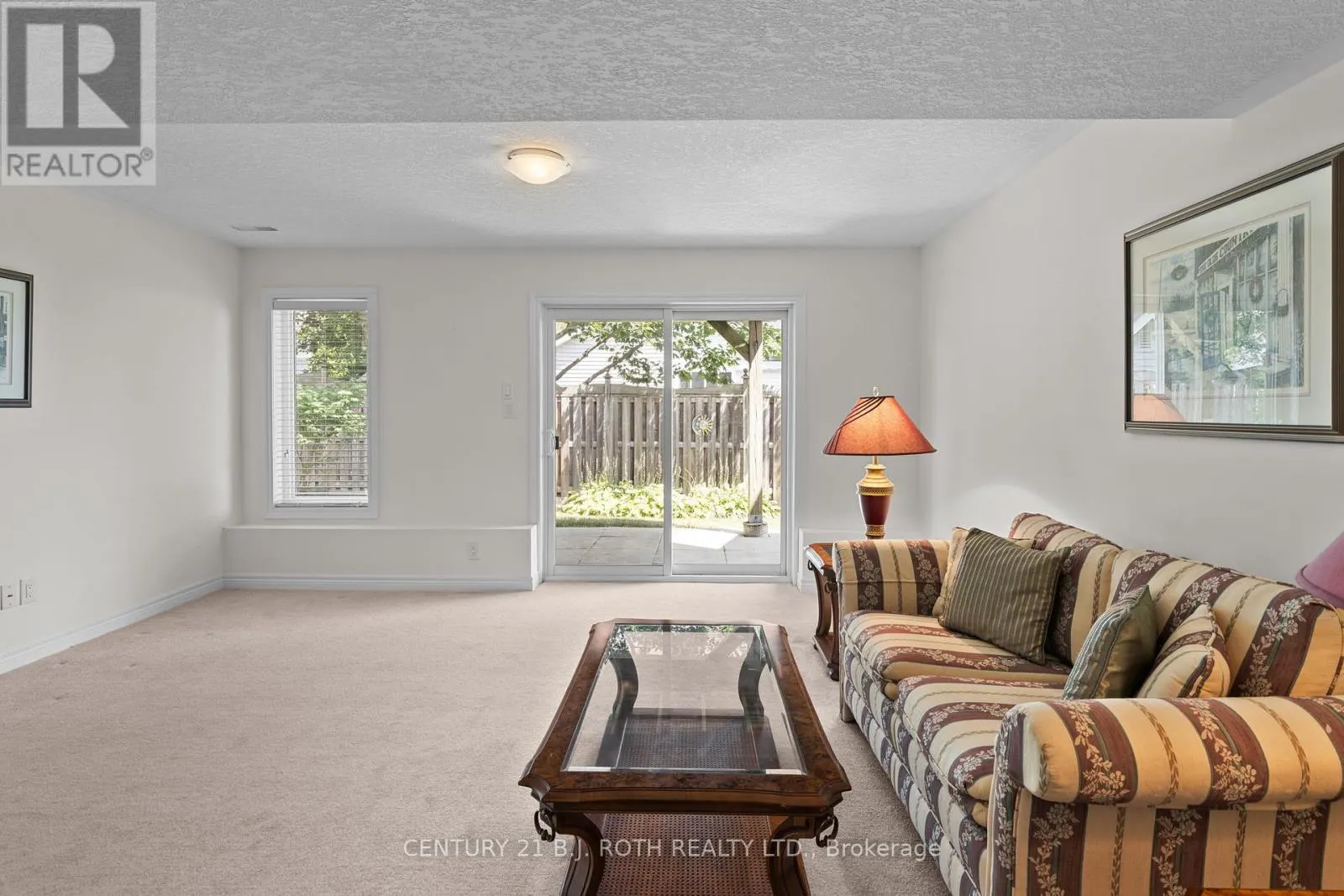 8 CANTERBURY CIRCLE