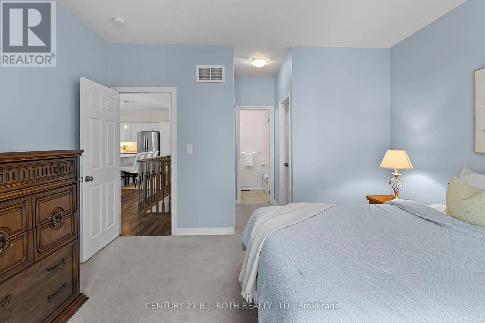 8 CANTERBURY CIRCLE