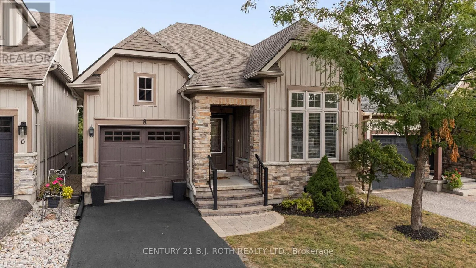 8 CANTERBURY CIRCLE