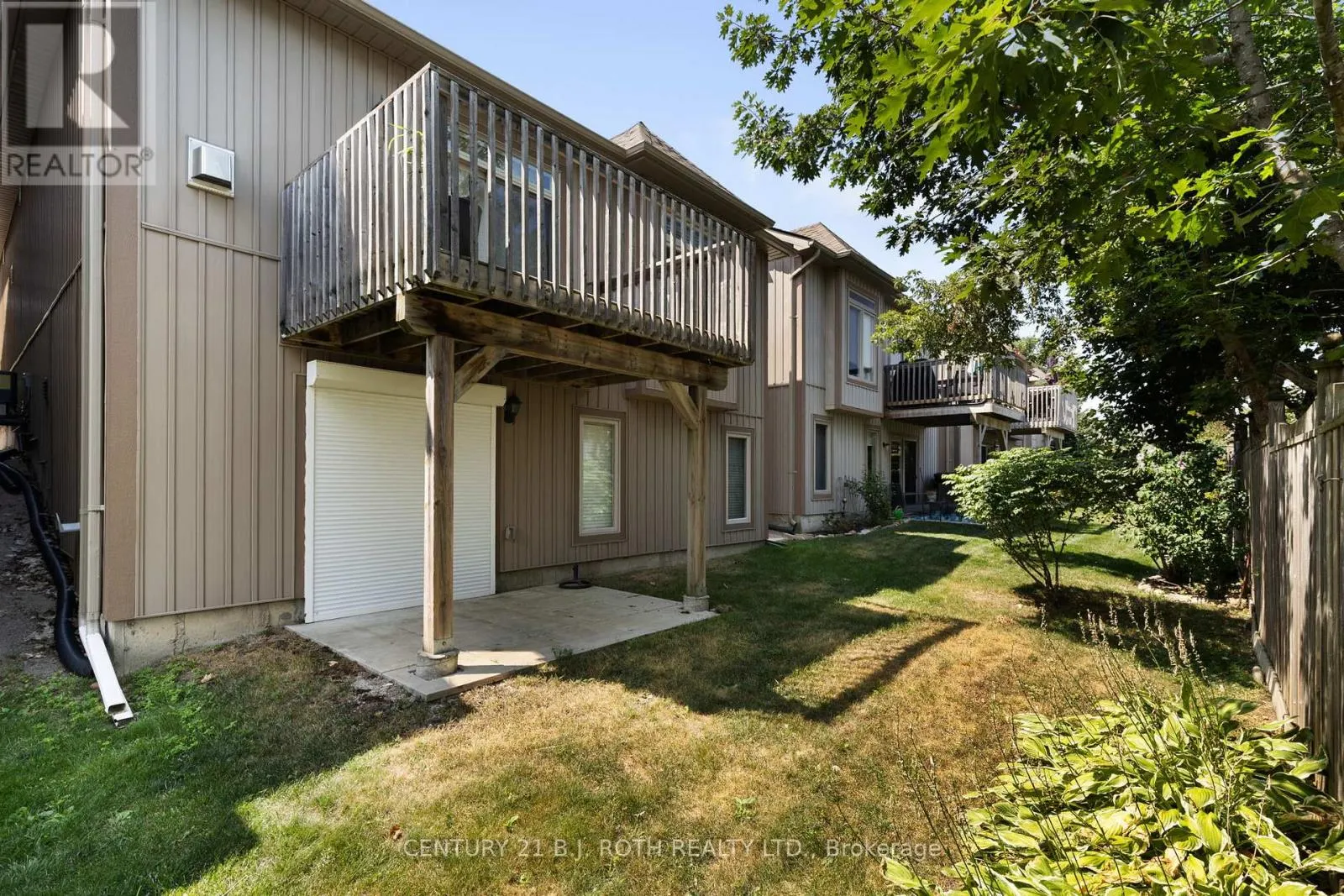 8 CANTERBURY CIRCLE