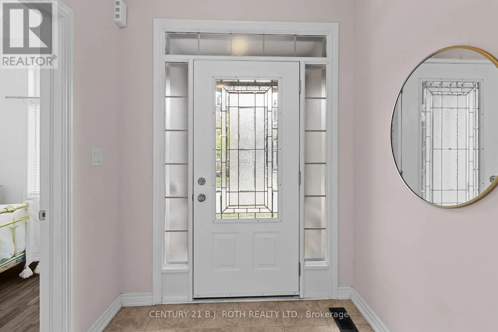 8 CANTERBURY CIRCLE