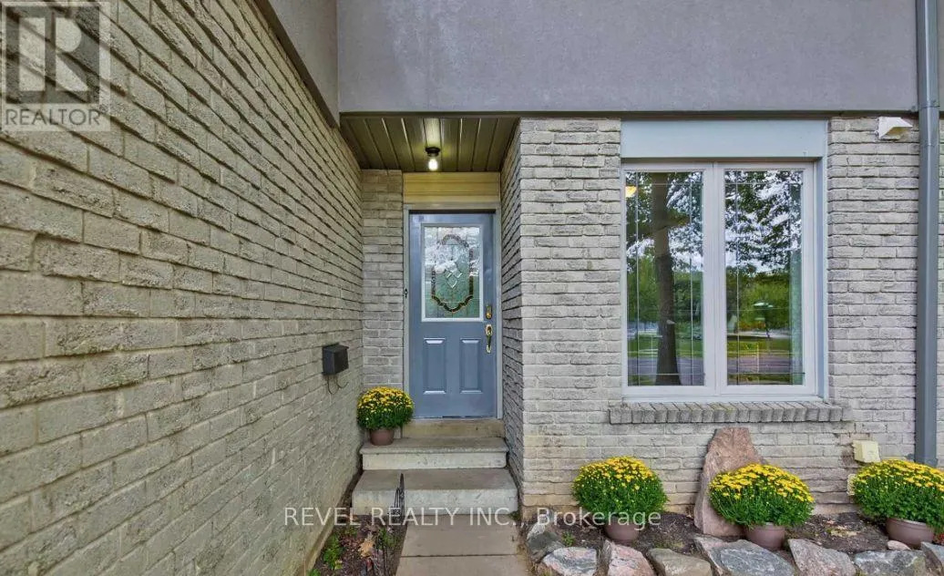 24 LAMPMAN LANE