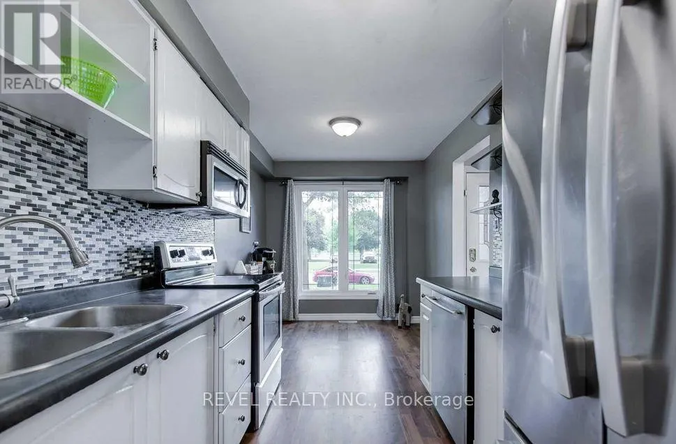 24 LAMPMAN LANE