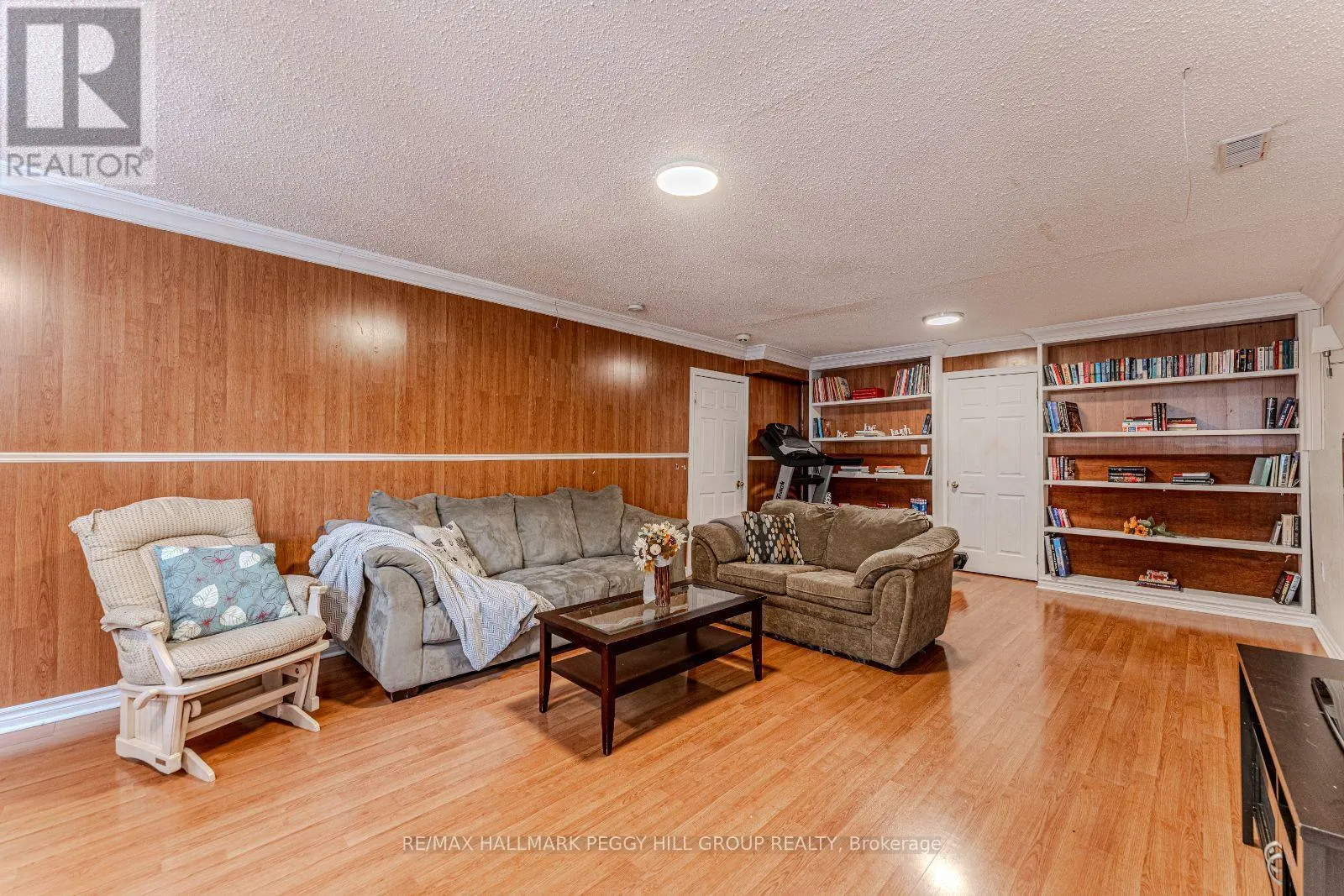 255 MAPLETON AVENUE