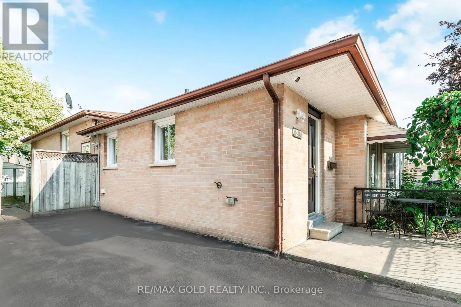 27 SYLVIA STREET