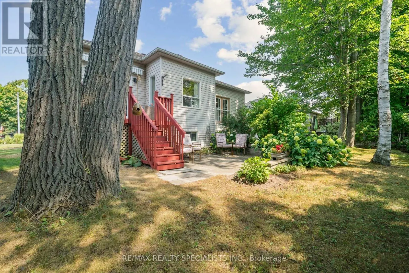 8 BROUWER CRESCENT