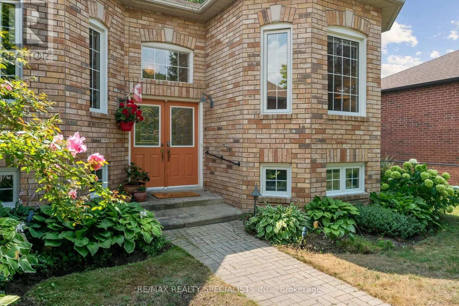8 BROUWER CRESCENT