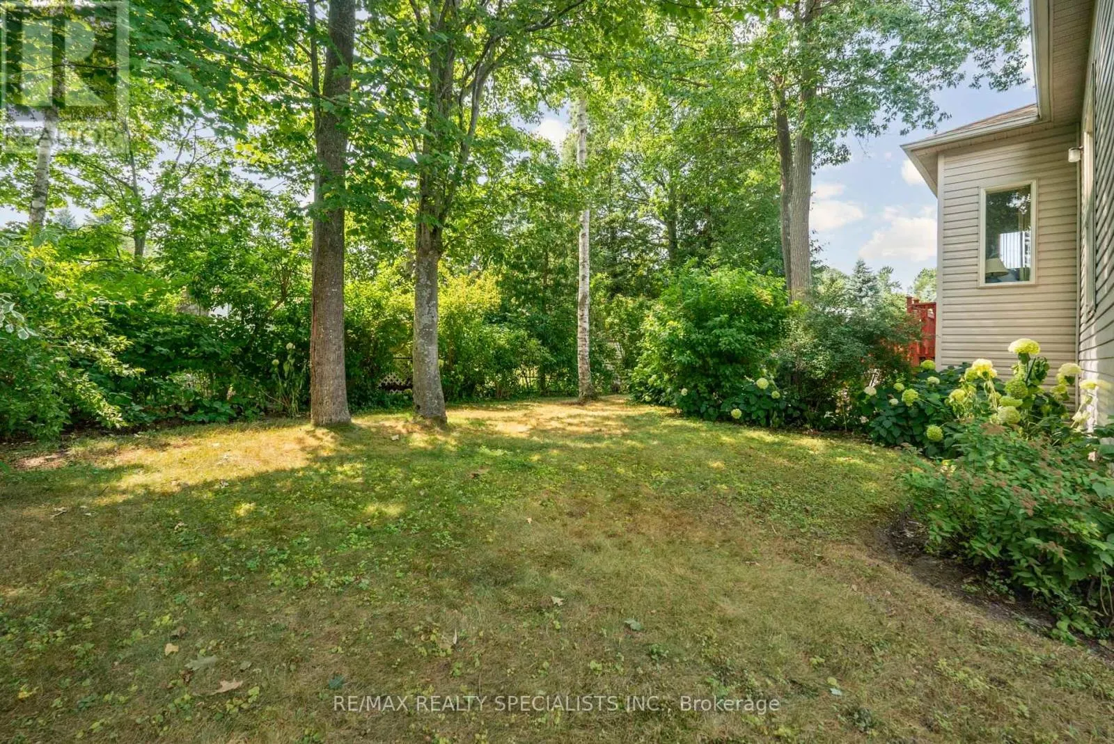 8 BROUWER CRESCENT