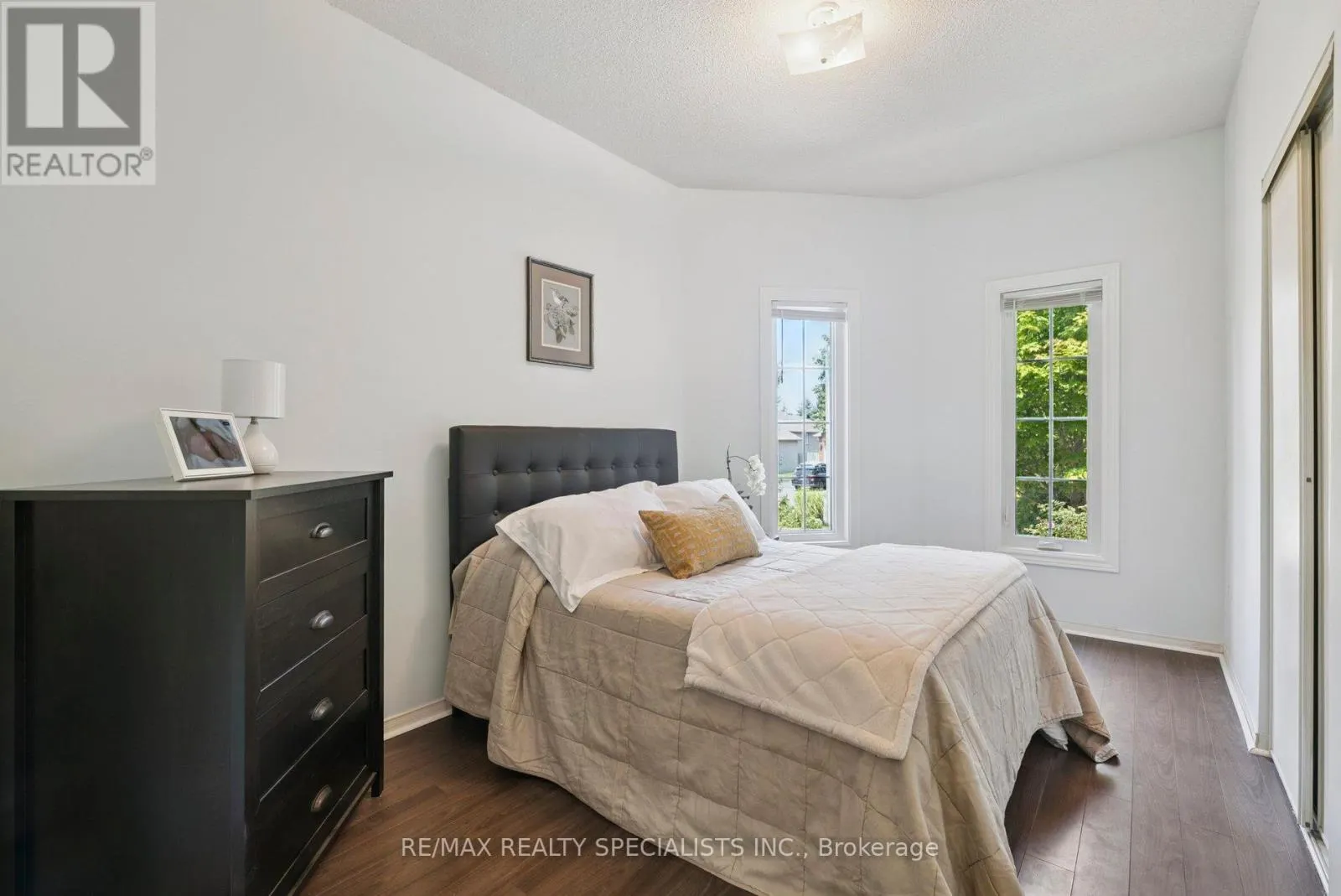 8 BROUWER CRESCENT