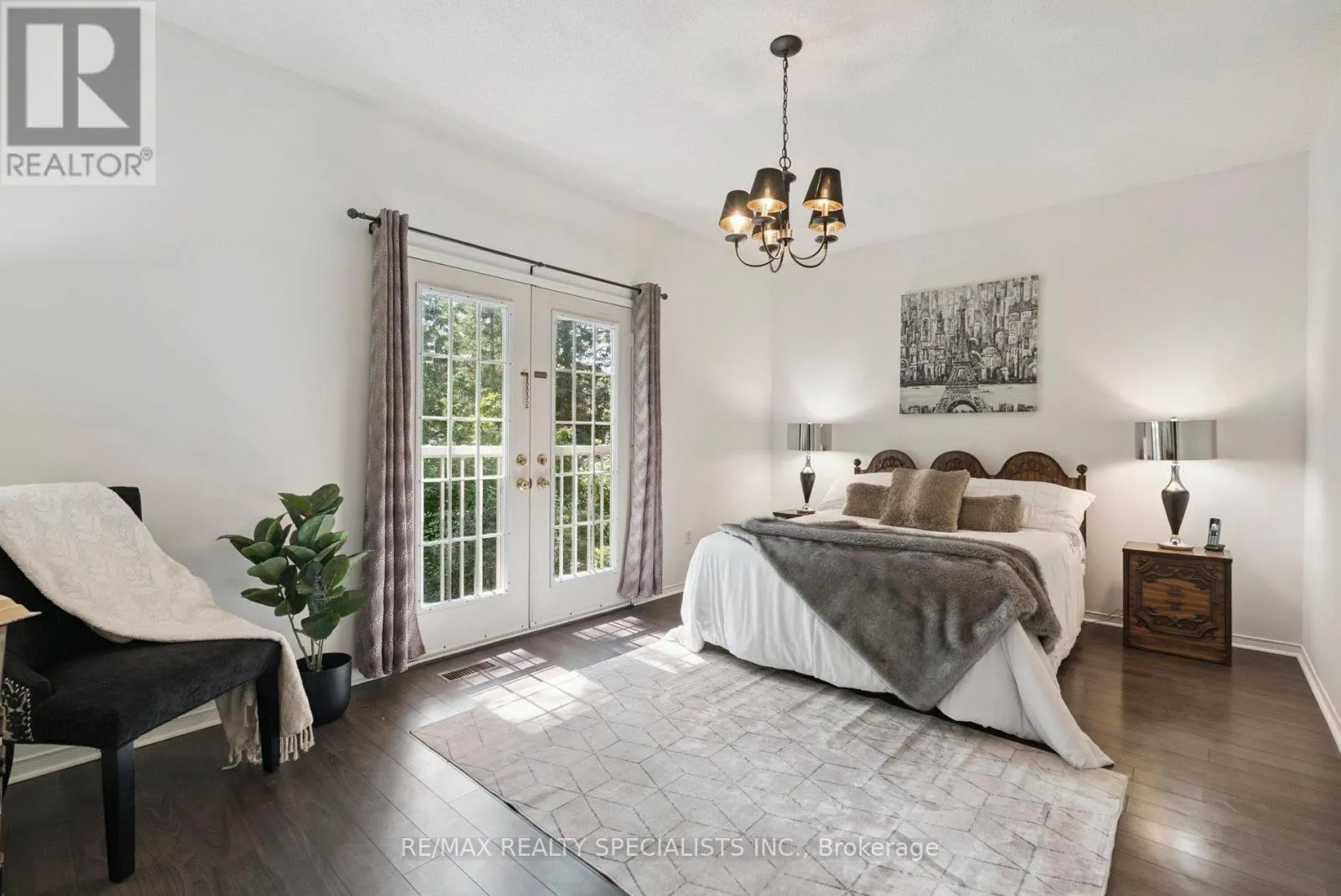 8 BROUWER CRESCENT
