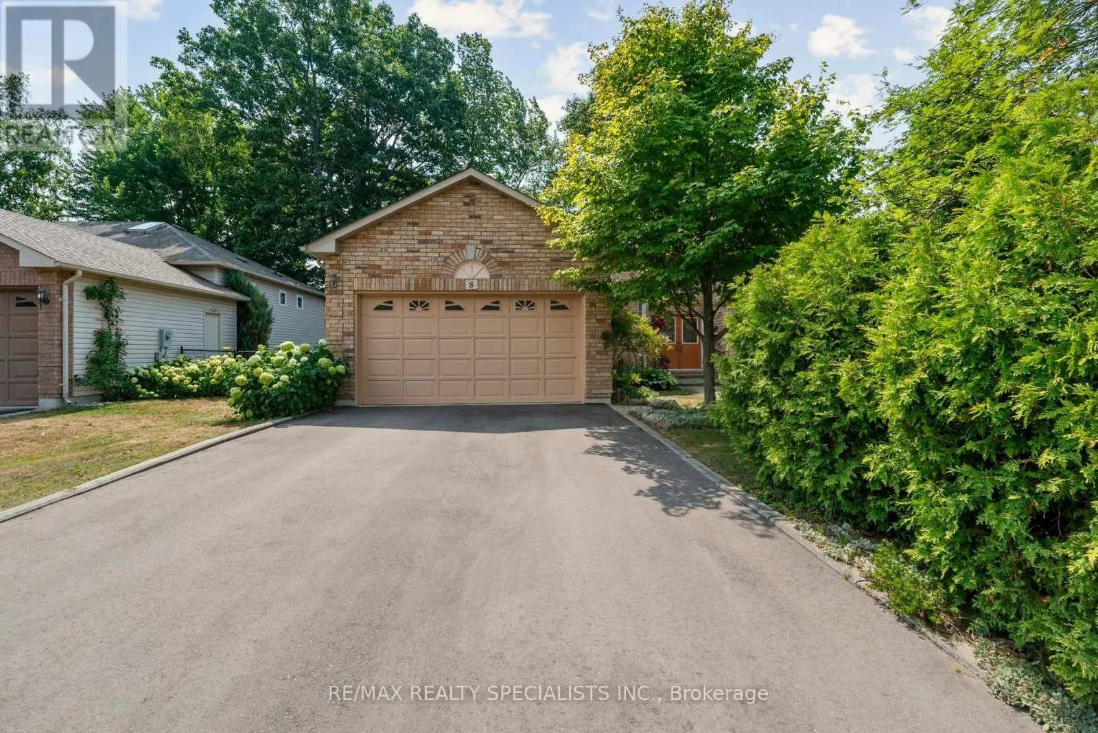 8 BROUWER CRESCENT