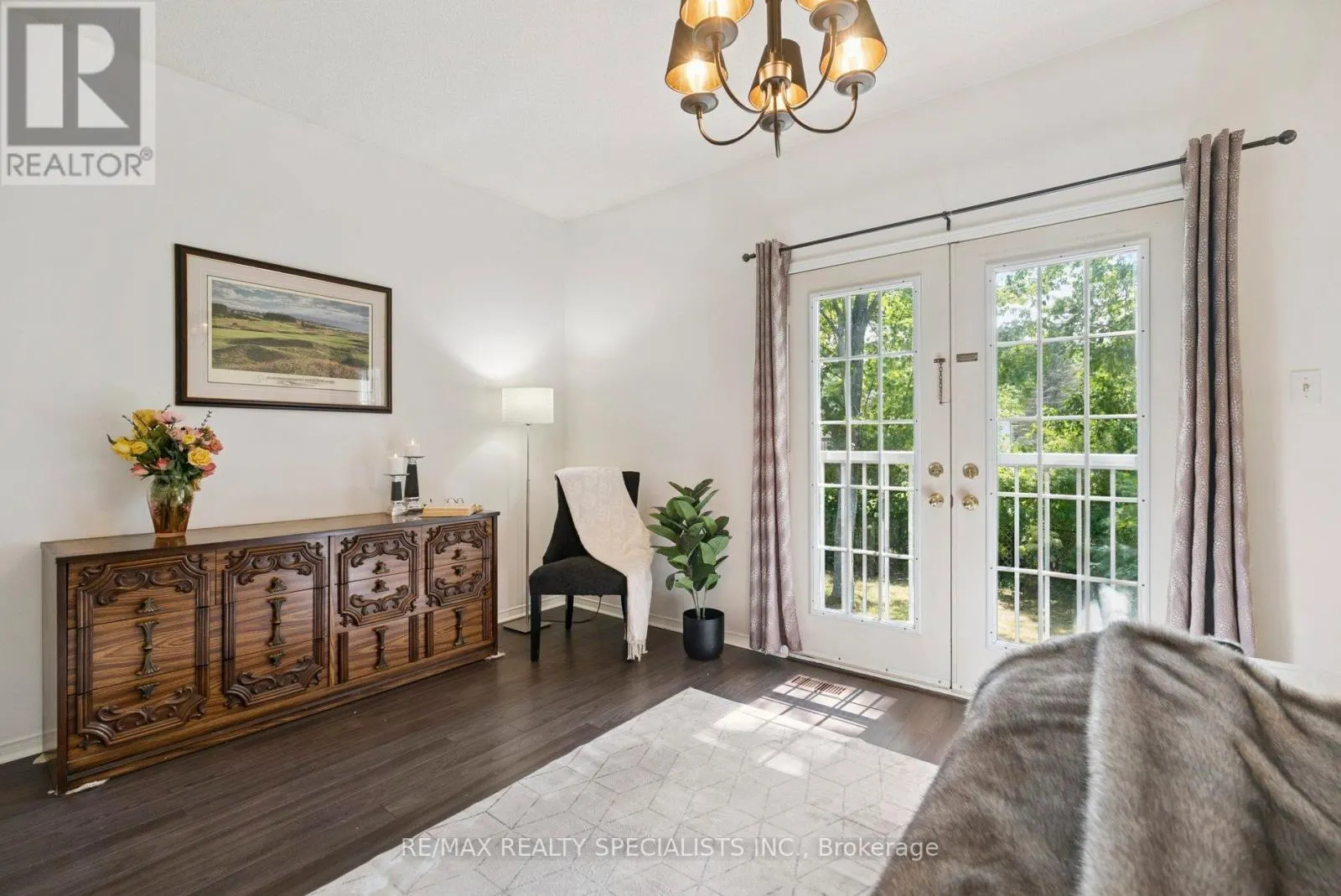 8 BROUWER CRESCENT