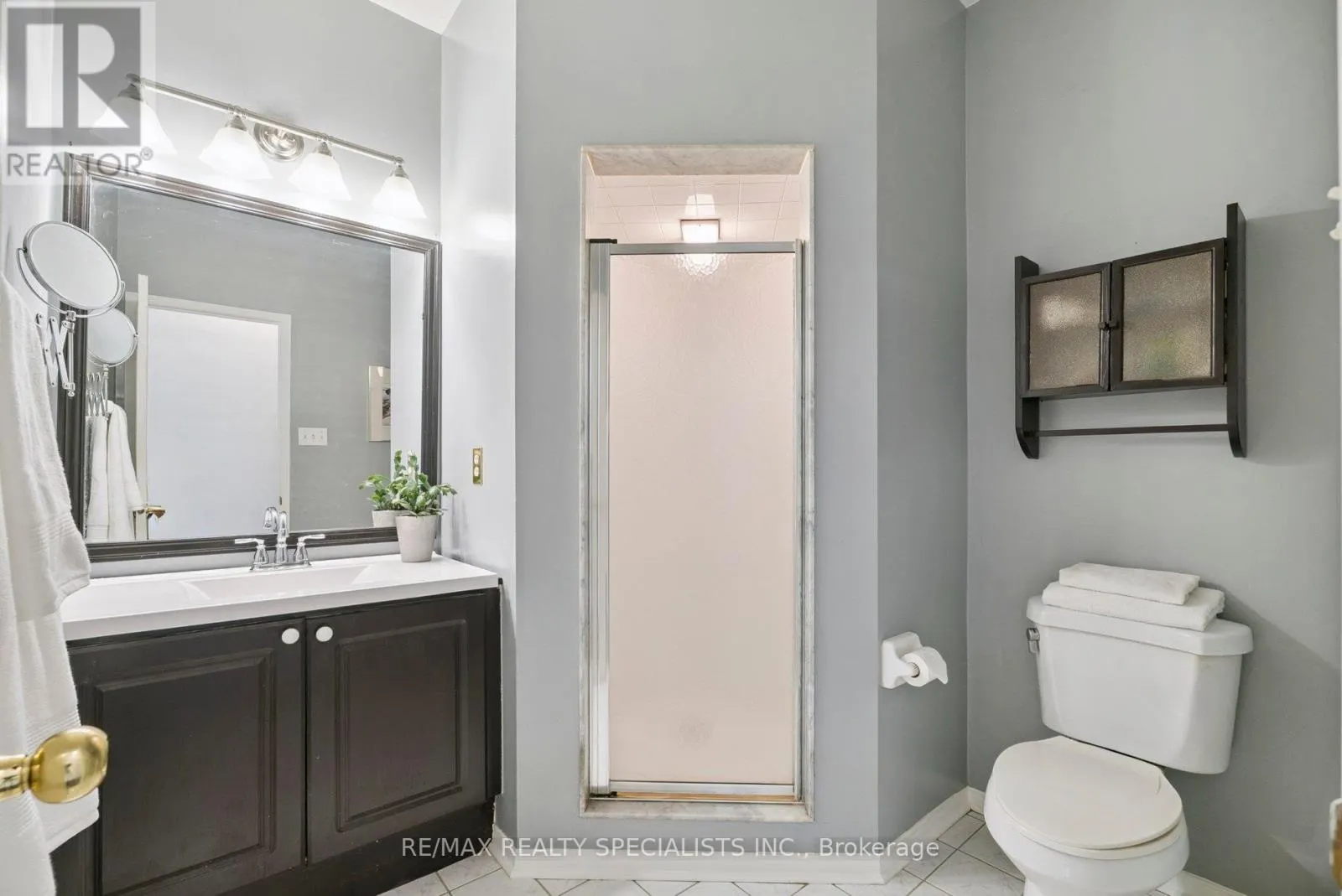 8 BROUWER CRESCENT