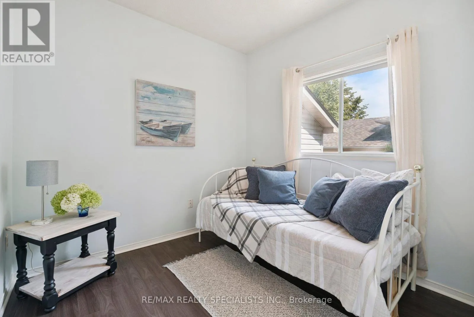 8 BROUWER CRESCENT