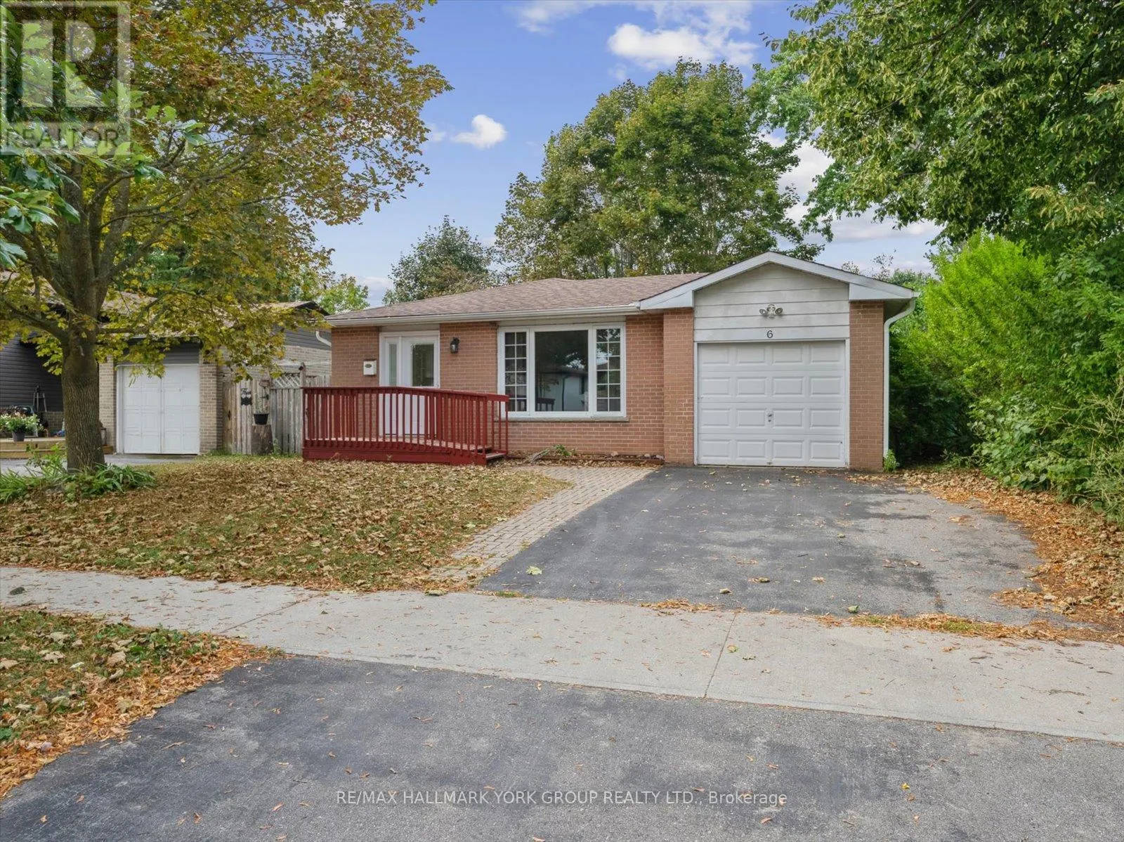 6 GLENECHO DRIVE