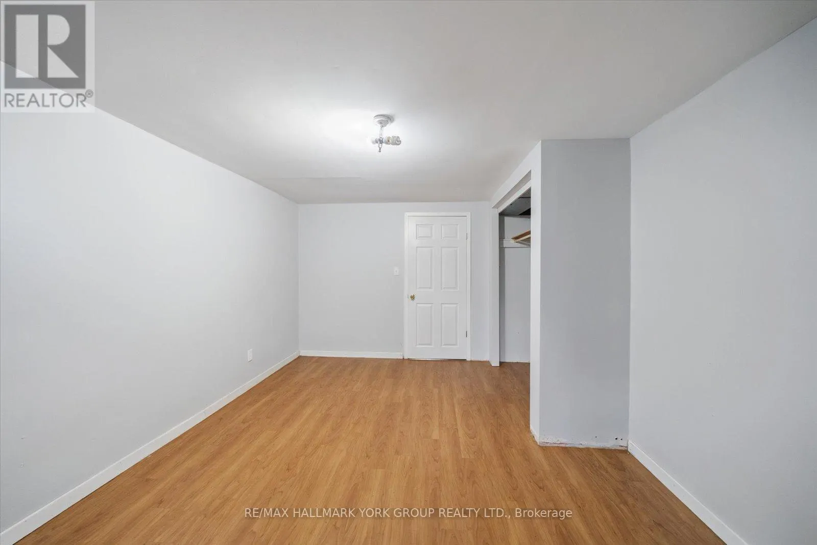6 GLENECHO DRIVE