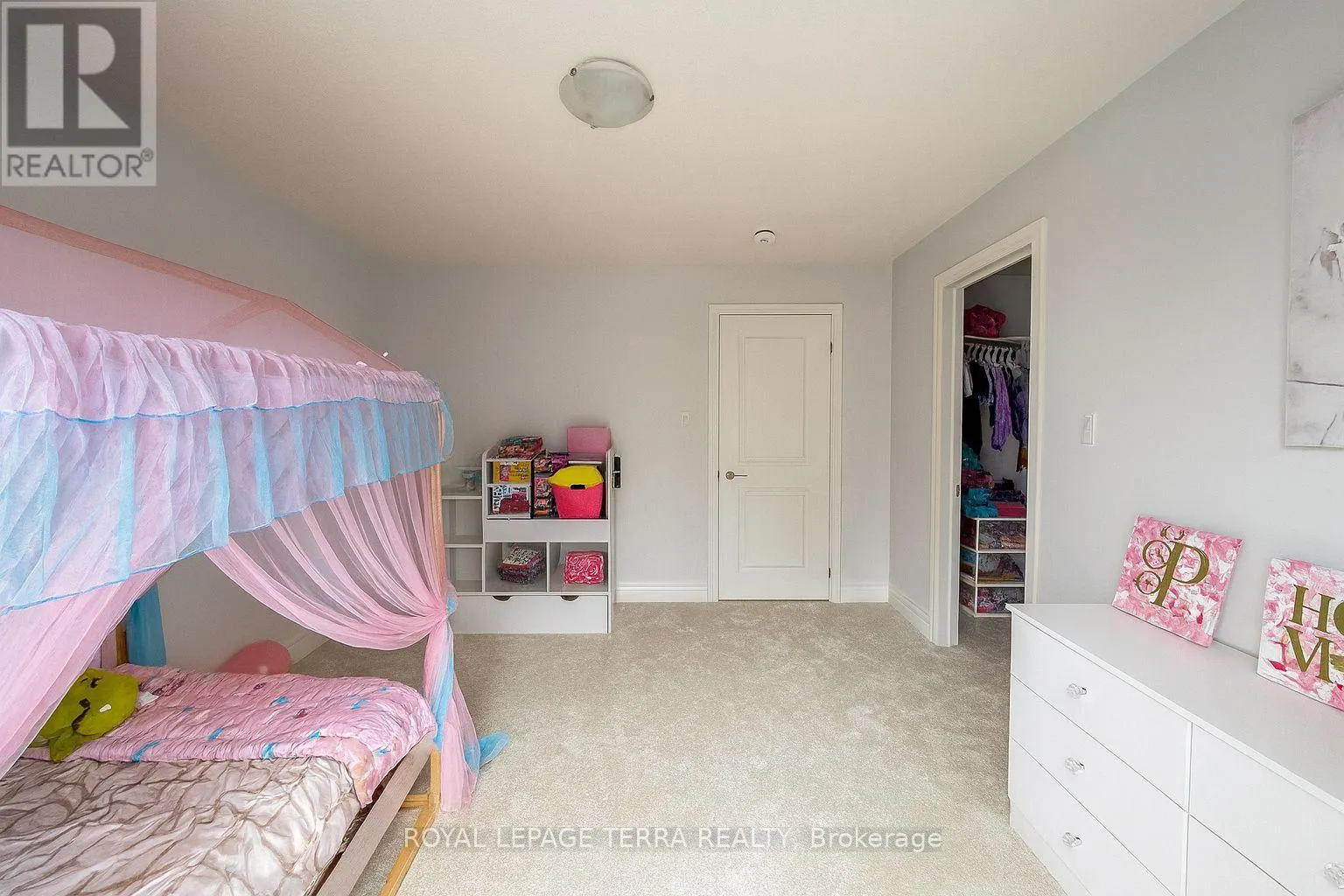 19 ROSANNE CIRCLE