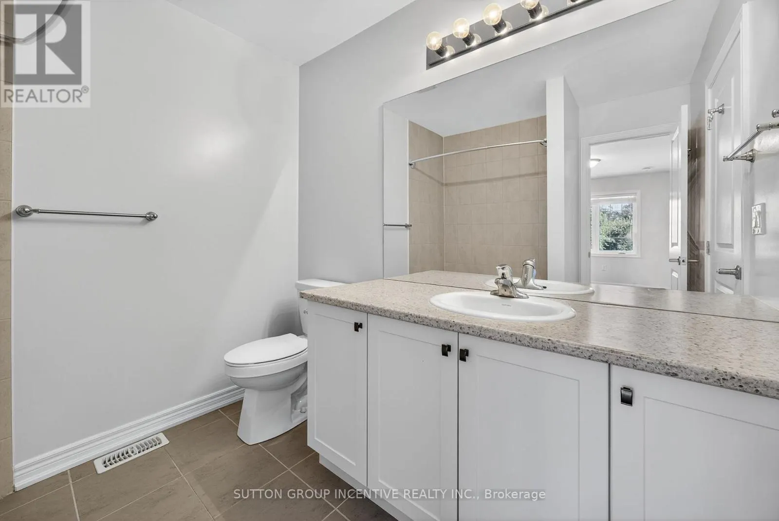 17 CHURCHLEA MEWS