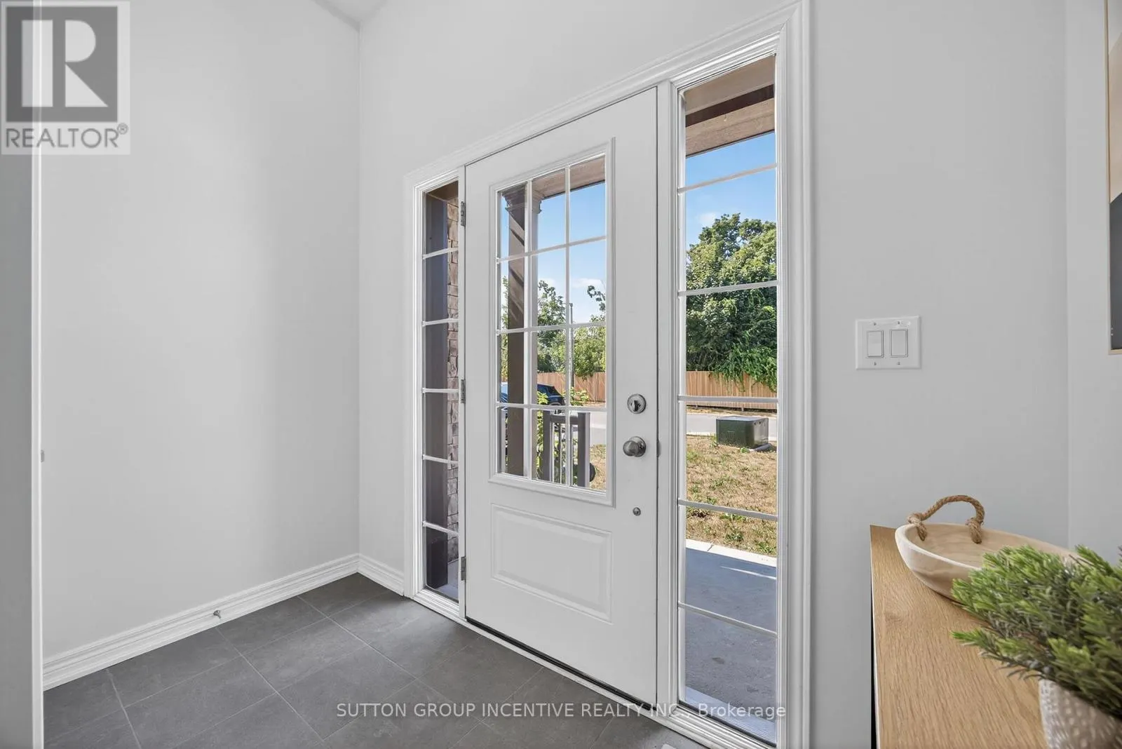 17 CHURCHLEA MEWS