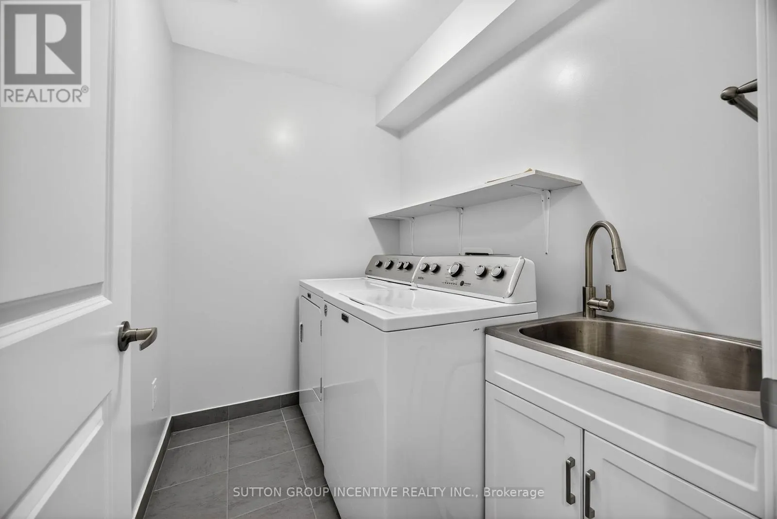 17 CHURCHLEA MEWS