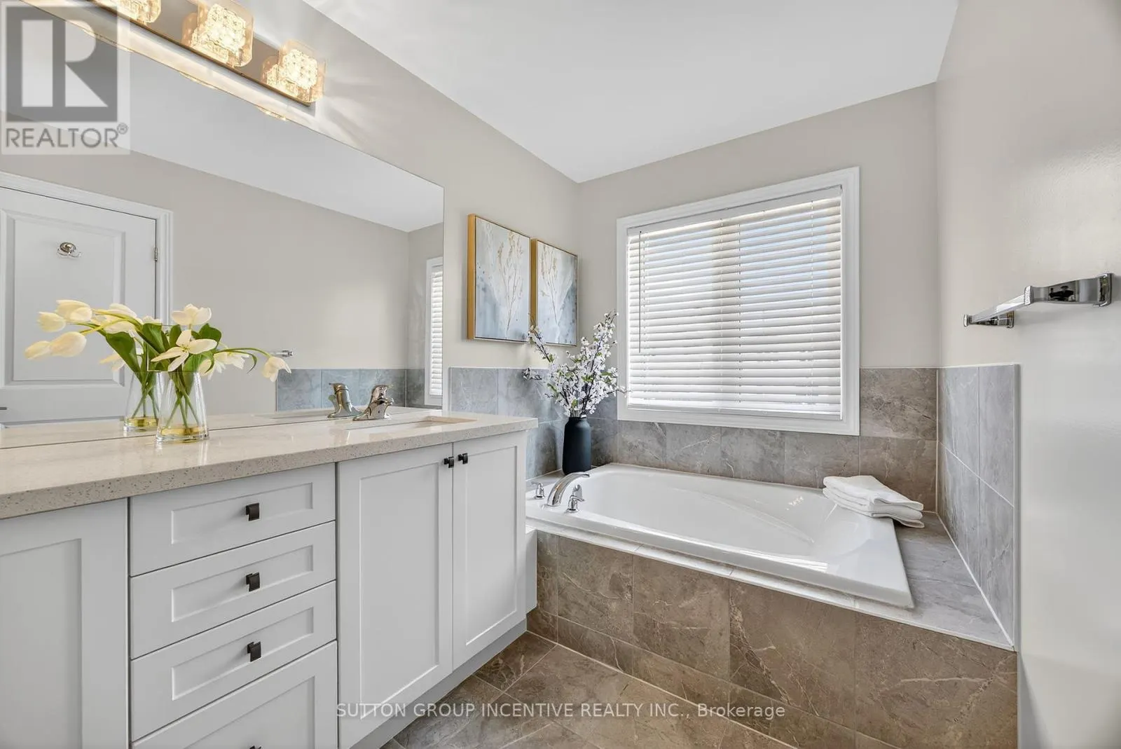17 CHURCHLEA MEWS