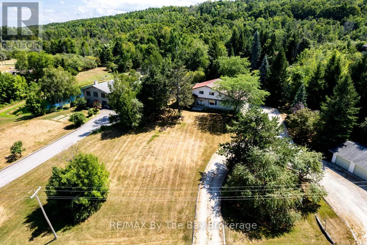 8223 30/31 SIDE ROAD