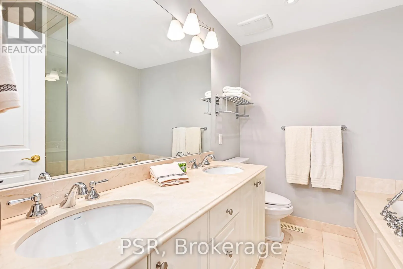 404 - 40 TROTT BOULEVARD, #404