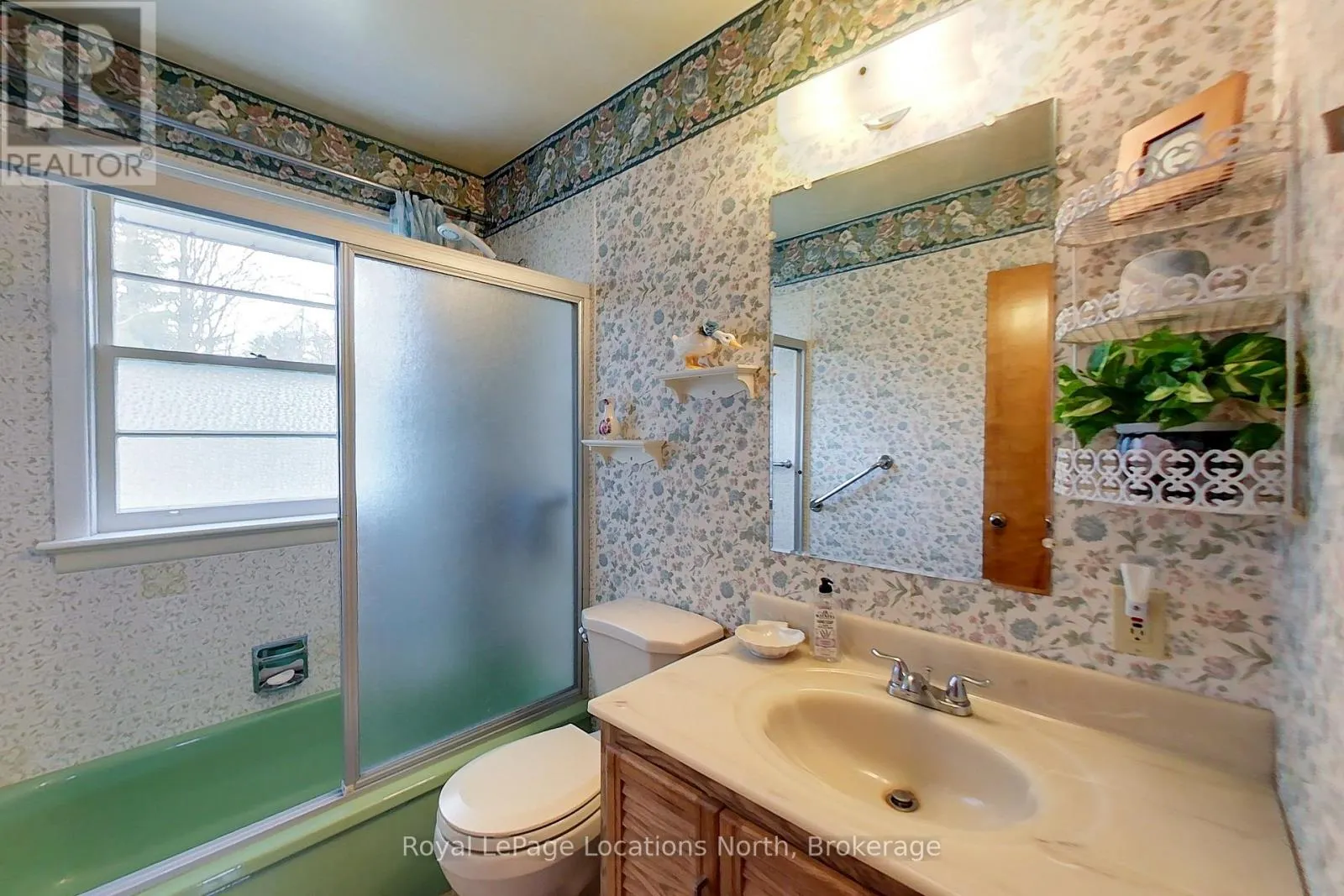 212 KIRKWOOD DRIVE