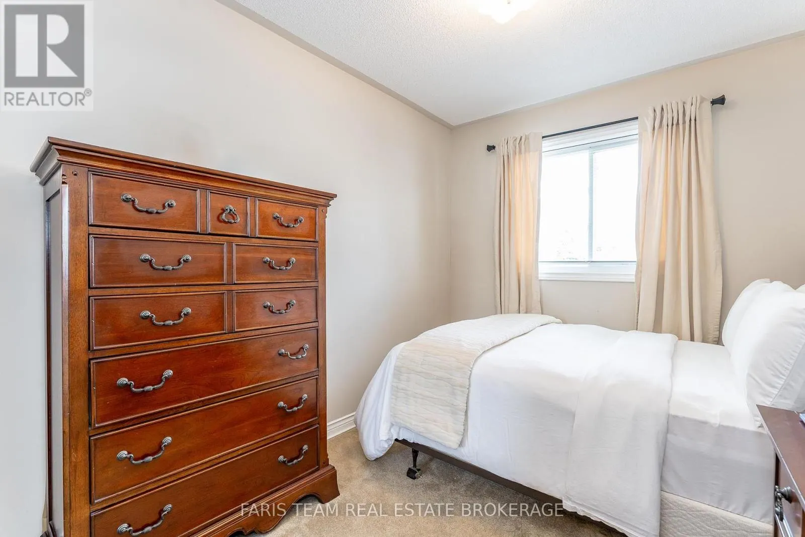 83 GEORGIAS WALK