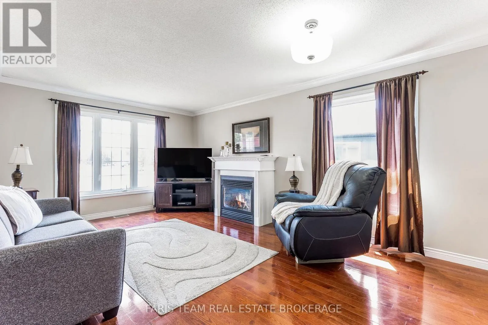 83 GEORGIAS WALK