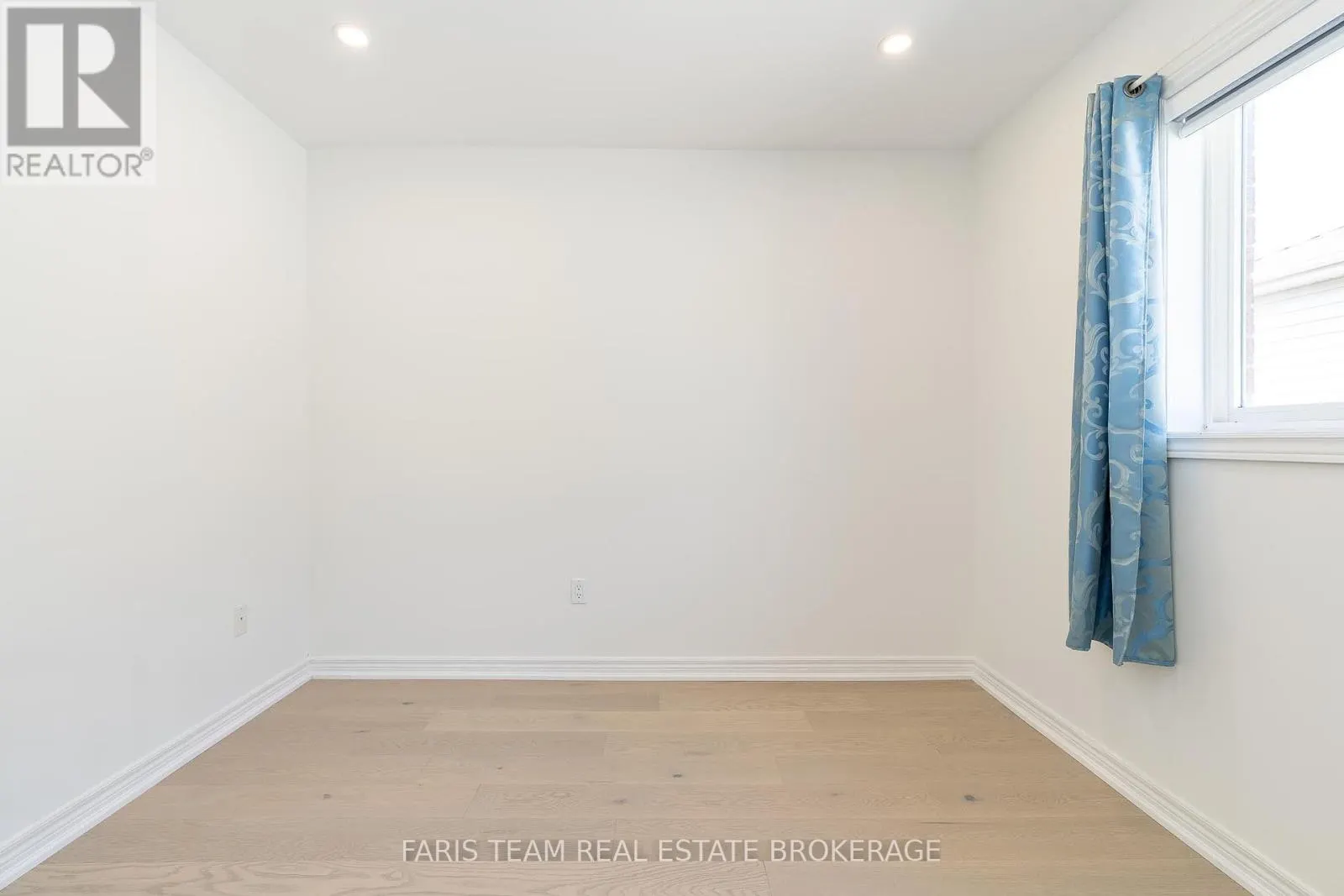 2 VANESSA DRIVE