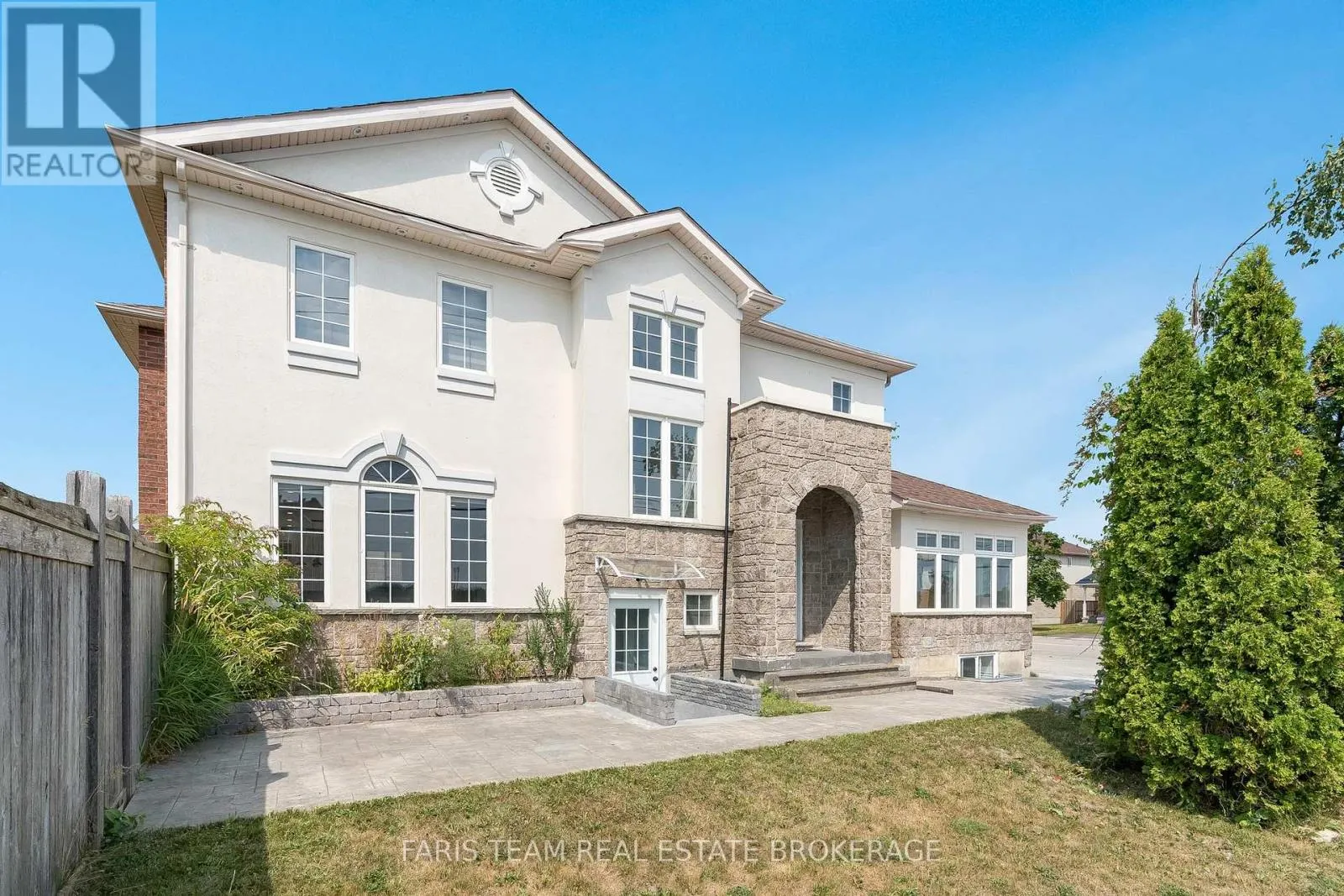 2 VANESSA DRIVE