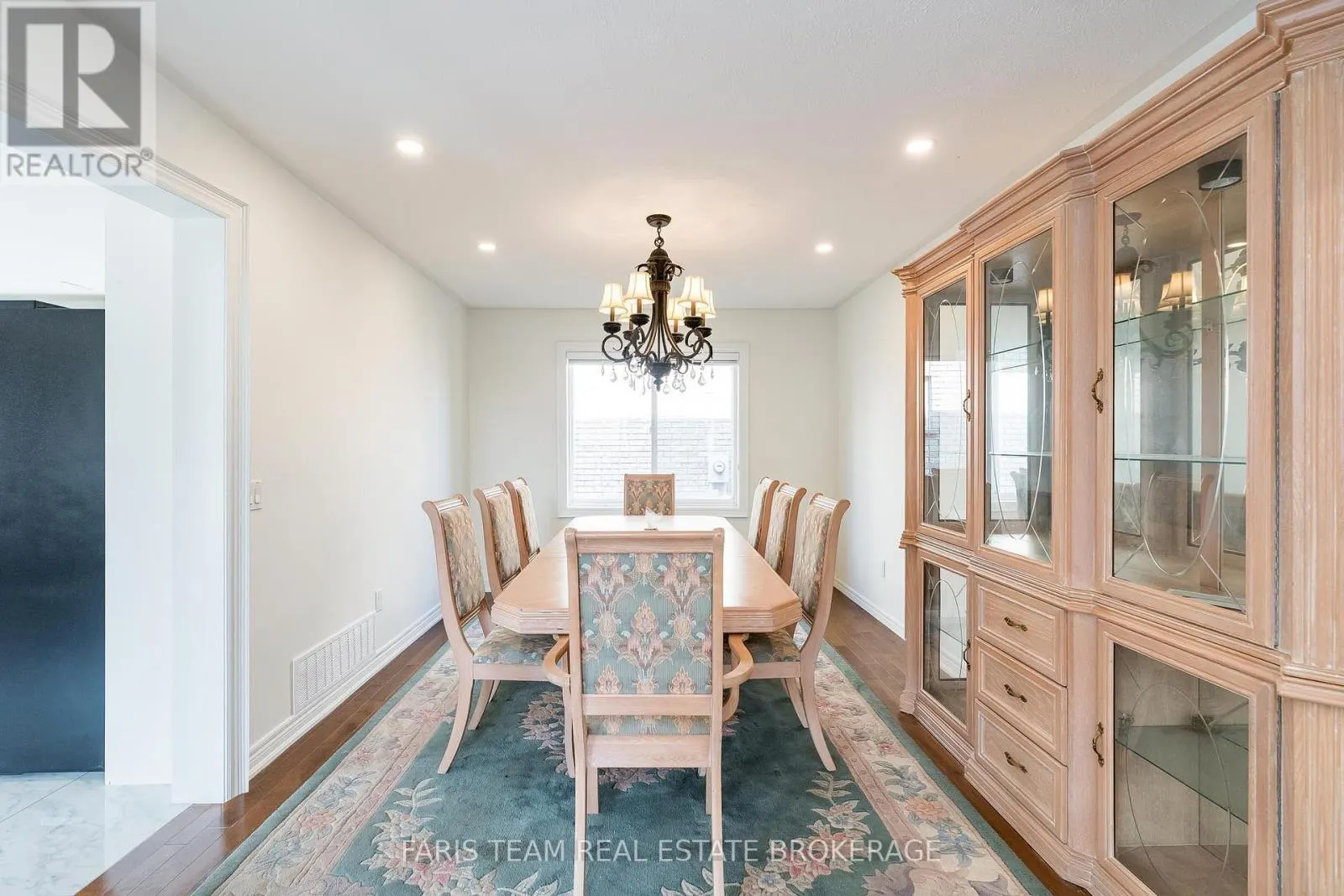 2 VANESSA DRIVE