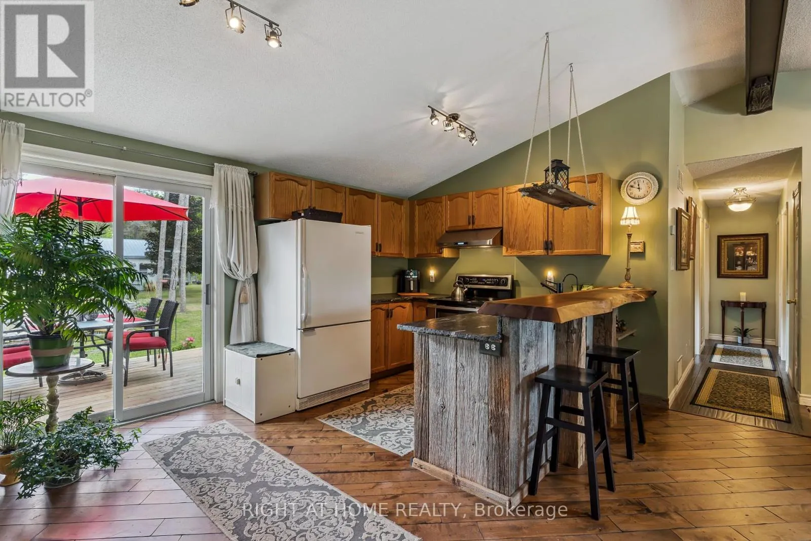 6216 SUNNIDALE TOSORONTIO TOWNLINE