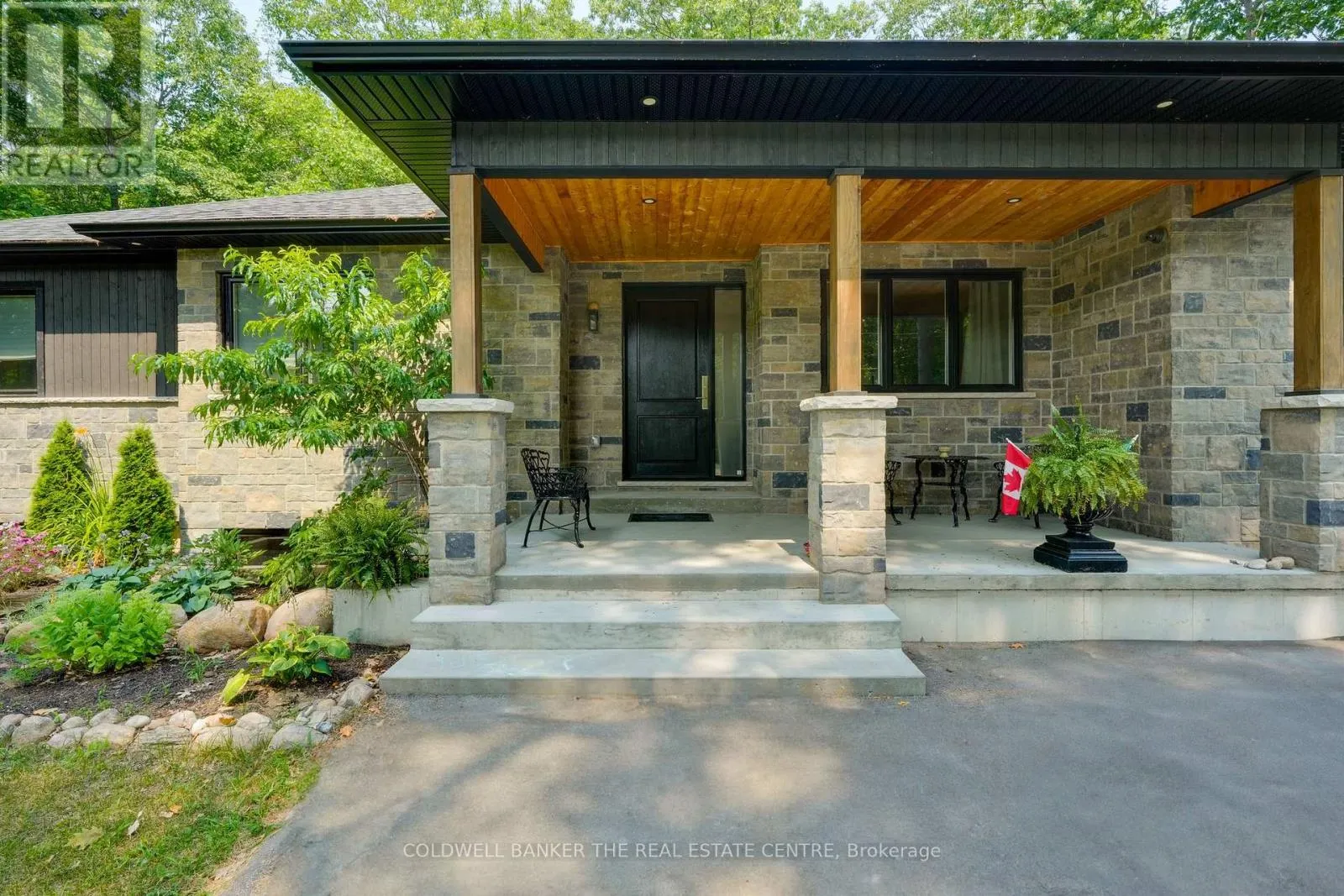 34 OAKWOOD AVENUE