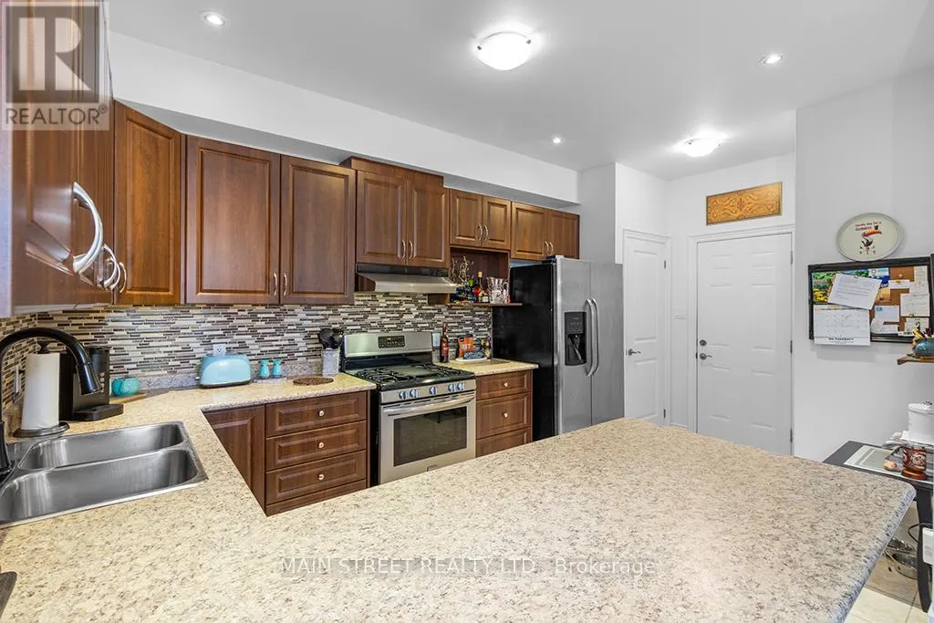 36 SAVANNAH CRESCENT