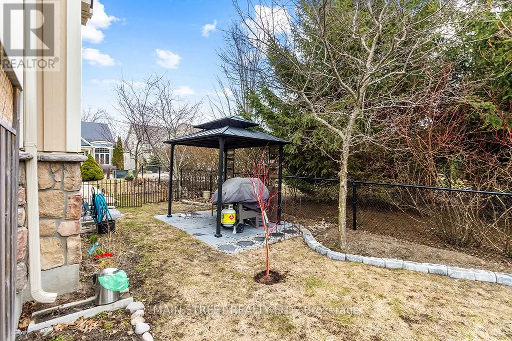 36 SAVANNAH CRESCENT
