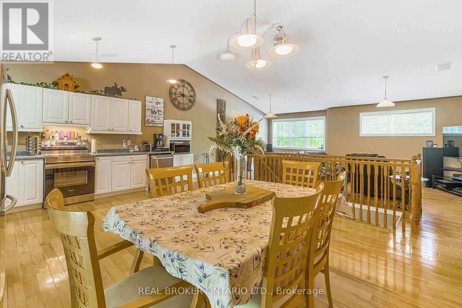 87 FARLAIN LAKE ROAD E