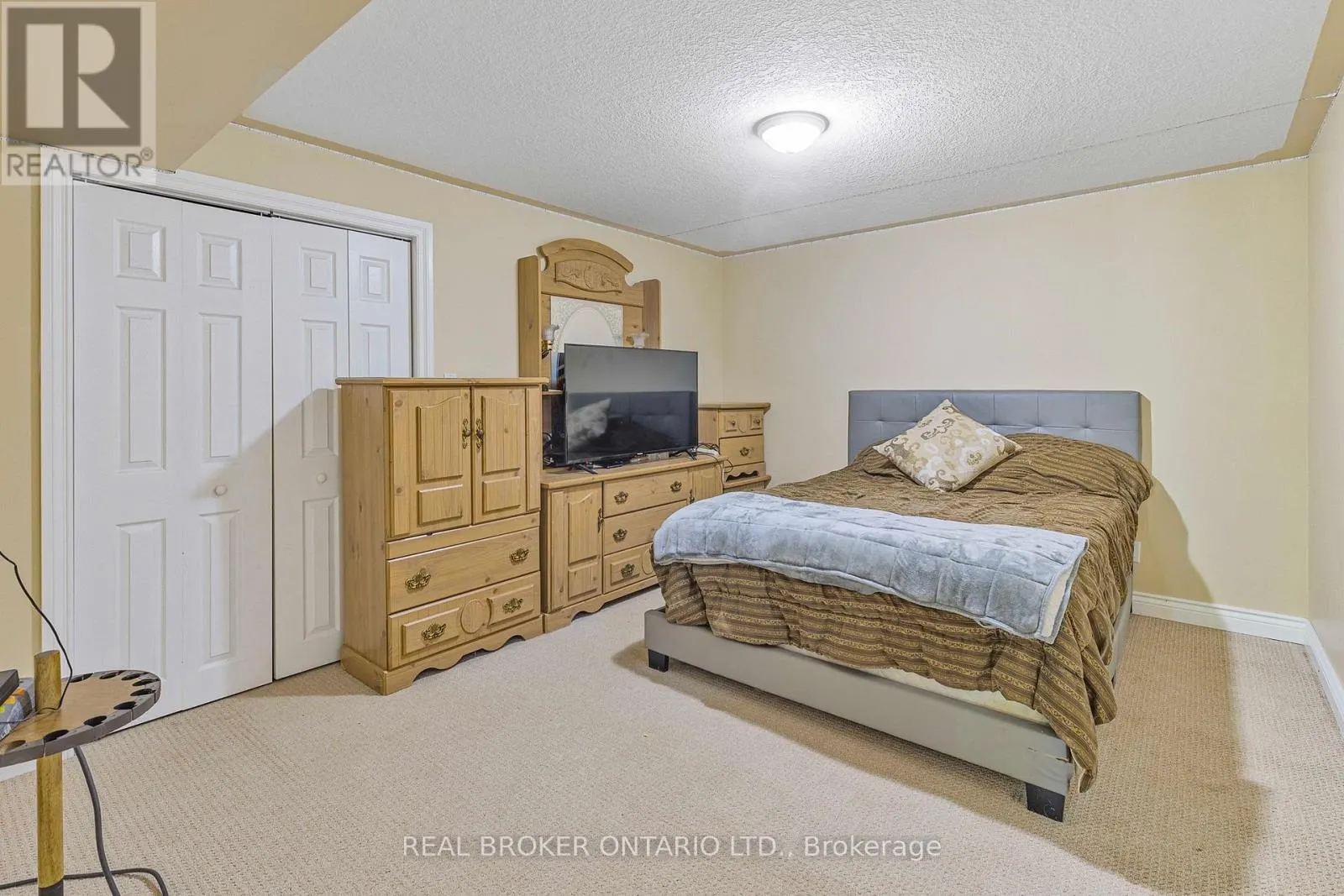 87 FARLAIN LAKE ROAD E