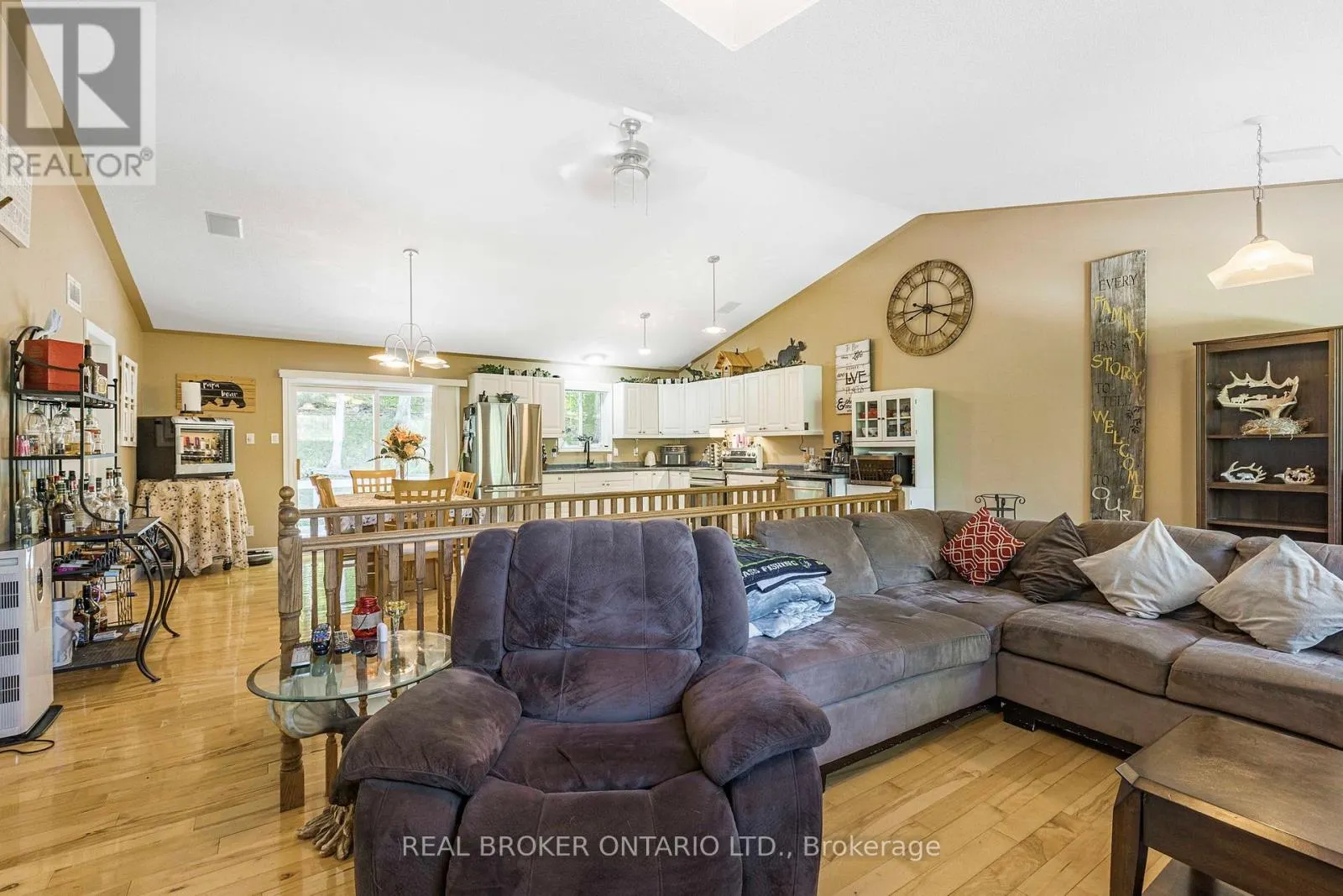 87 FARLAIN LAKE ROAD E