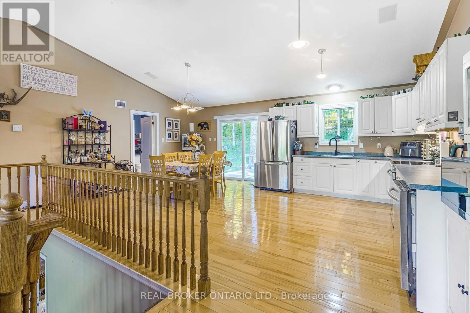 87 FARLAIN LAKE ROAD E