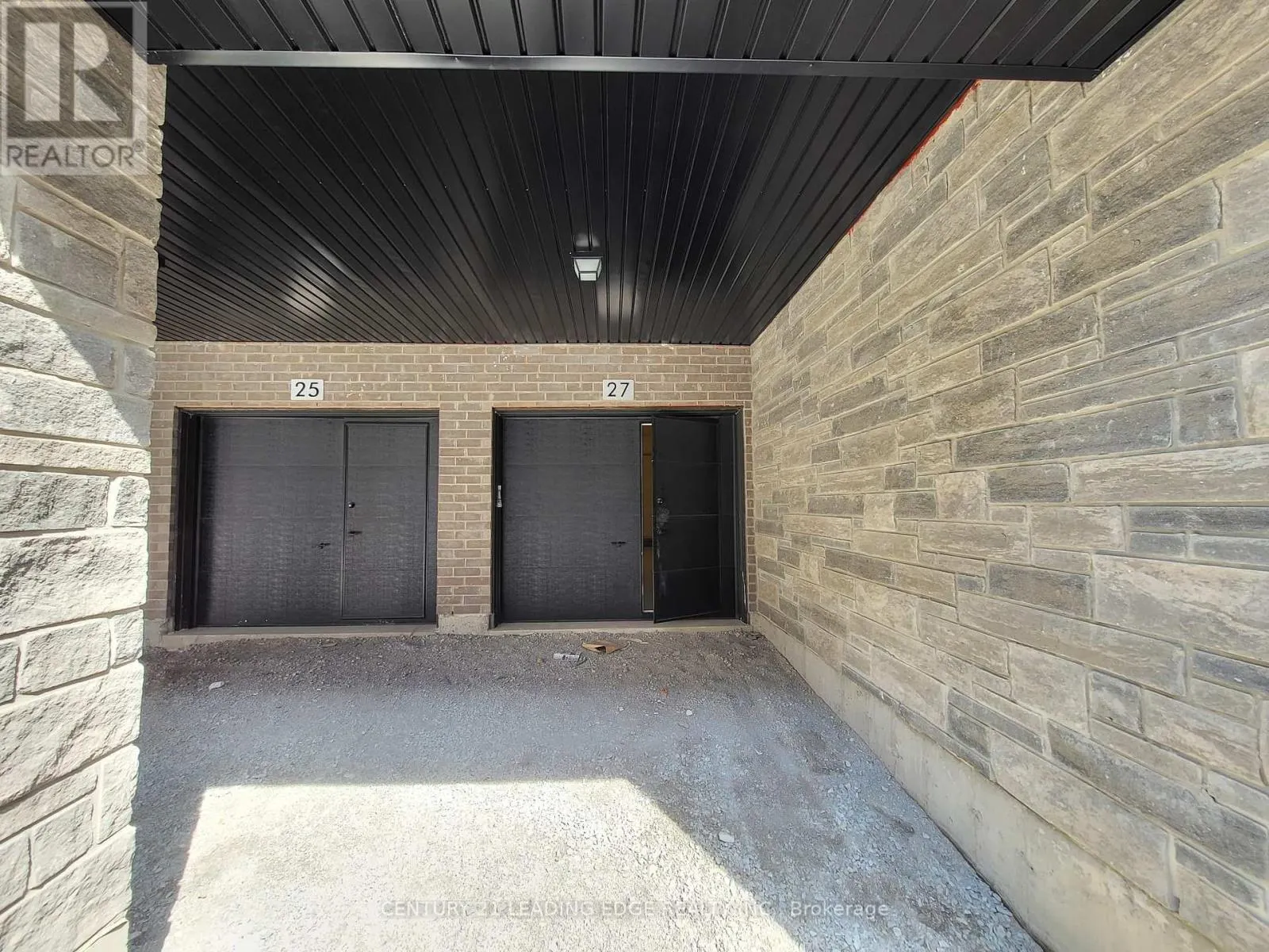 34 - 27 MAGNOLIA LANE