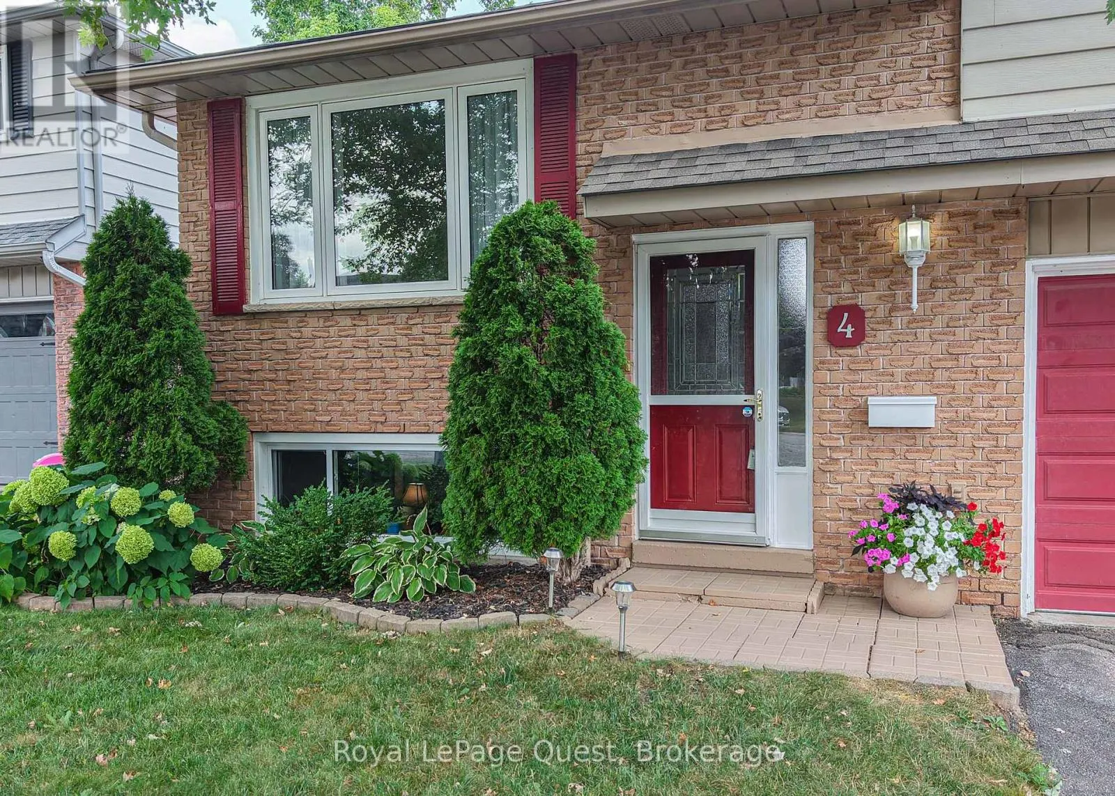4 CHESTNUT PLACE
