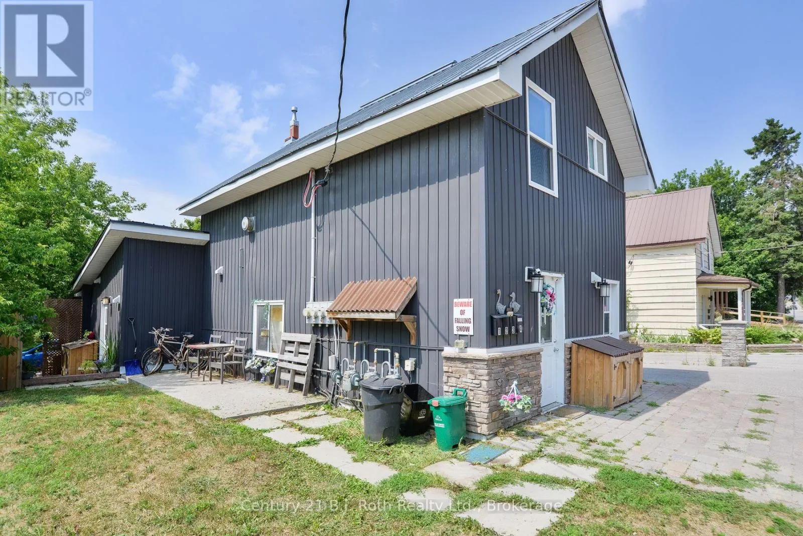 103 ALBERT STREET S