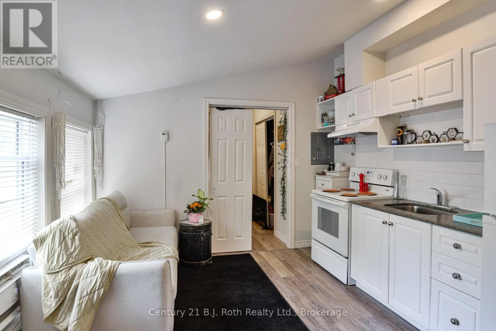 103 ALBERT STREET S