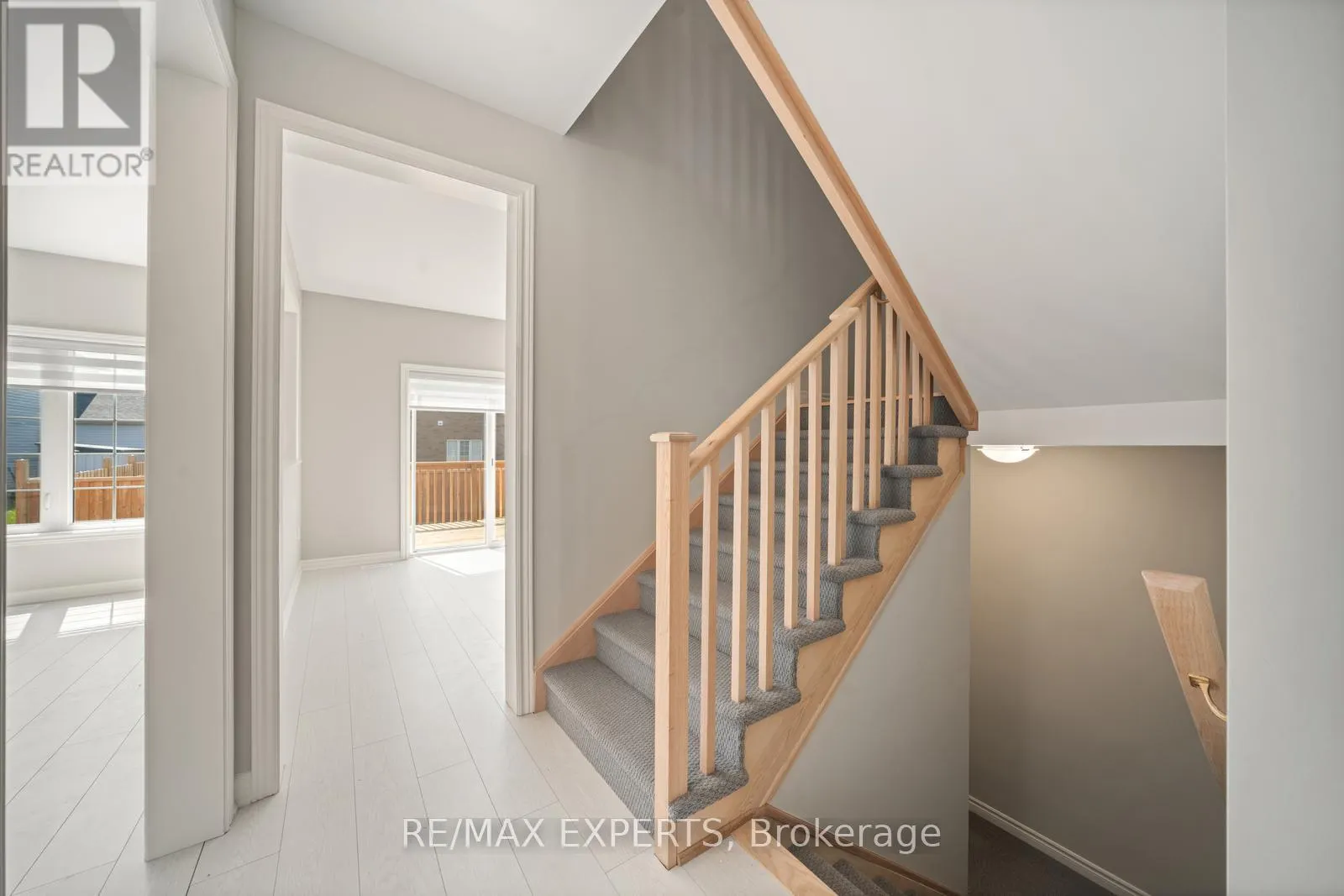 216 CUBITT STREET