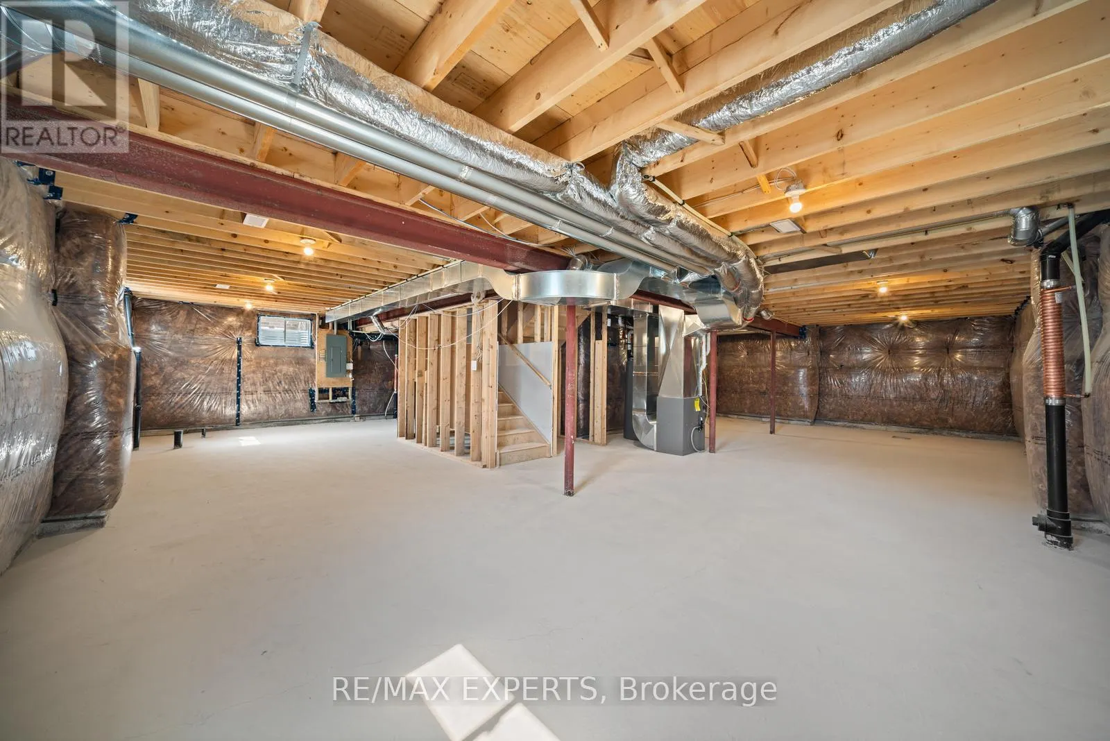 216 CUBITT STREET