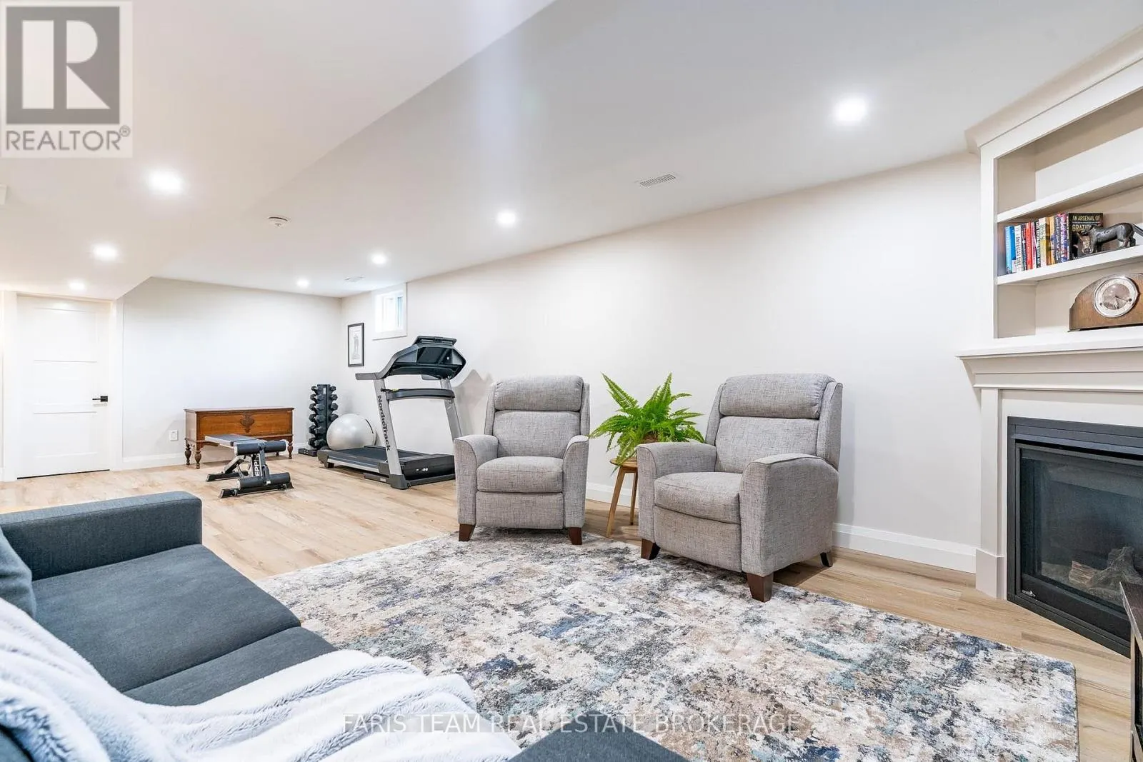 46 ELVYN CRESCENT